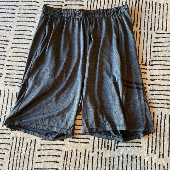 Set of Three Athletic Shorts - Gray and Red Large - Picture 6 of 9